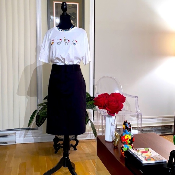 REAL Clothes navy skirt, pencil style, slight stretch, front closure,belt loops - Picture 3 of 10